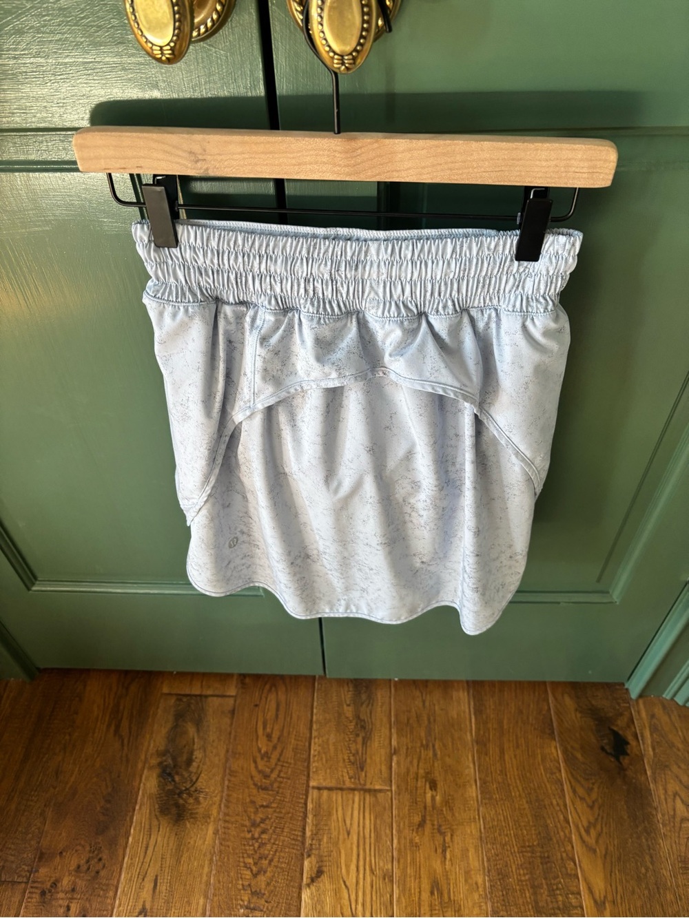 Lululemon skort - Picture 2 of 3